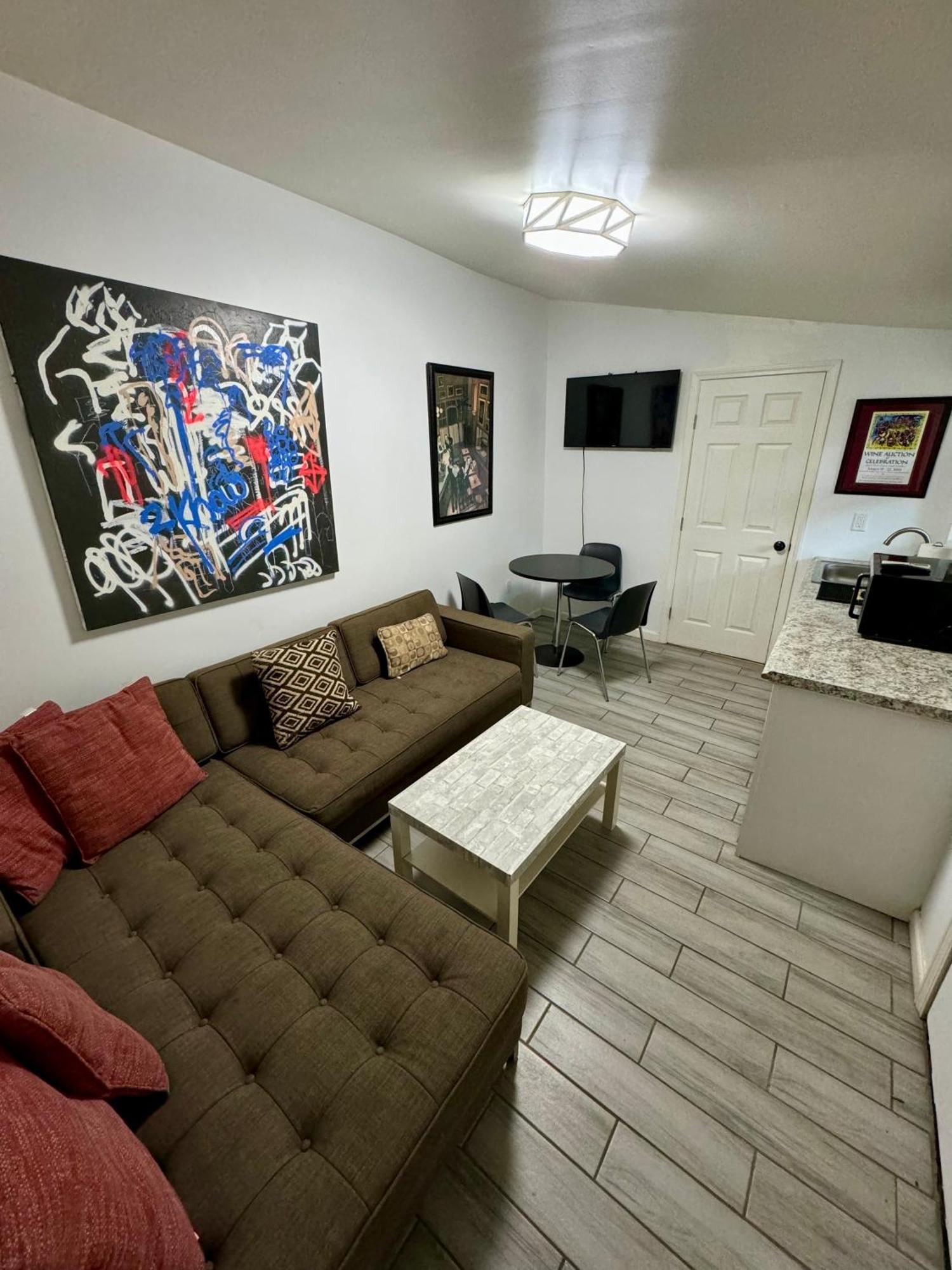 One Bedroom Apartment With Hot Tub 2 Blocks To Magazine Street Nova Orleães Exterior foto